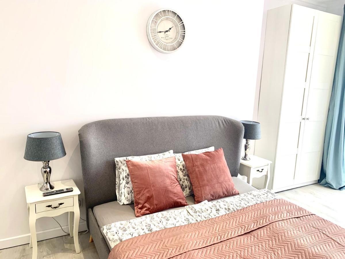 Apartamenty Sienkiewicza - Bezplatny Parking, Centrum, Park, Fv Kielce Bagian luar foto